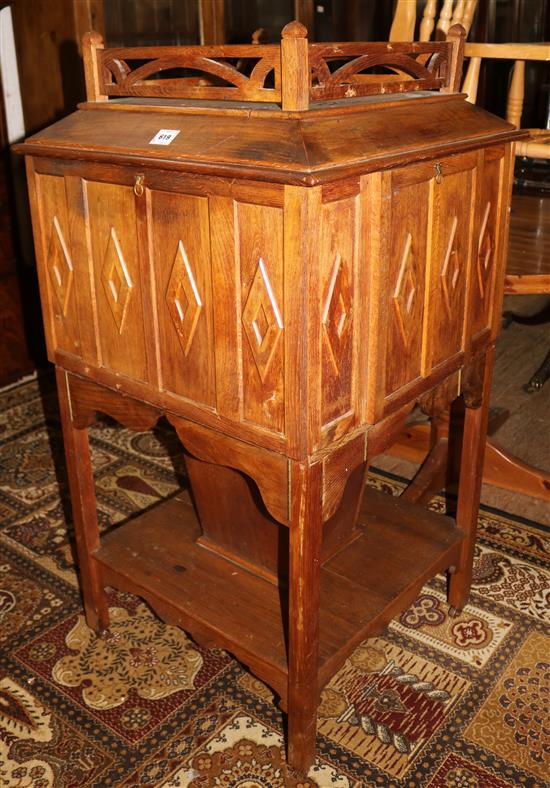 Unusual oak bureau / cabinet(-)